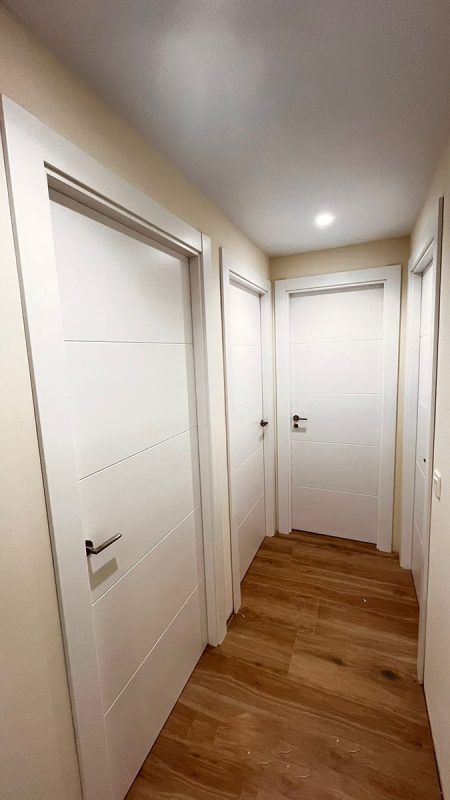 Instalación de puerta interior de madera en Ólvega y alrededores