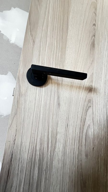 Instalación de puerta interior de madera en Ólvega y alrededores